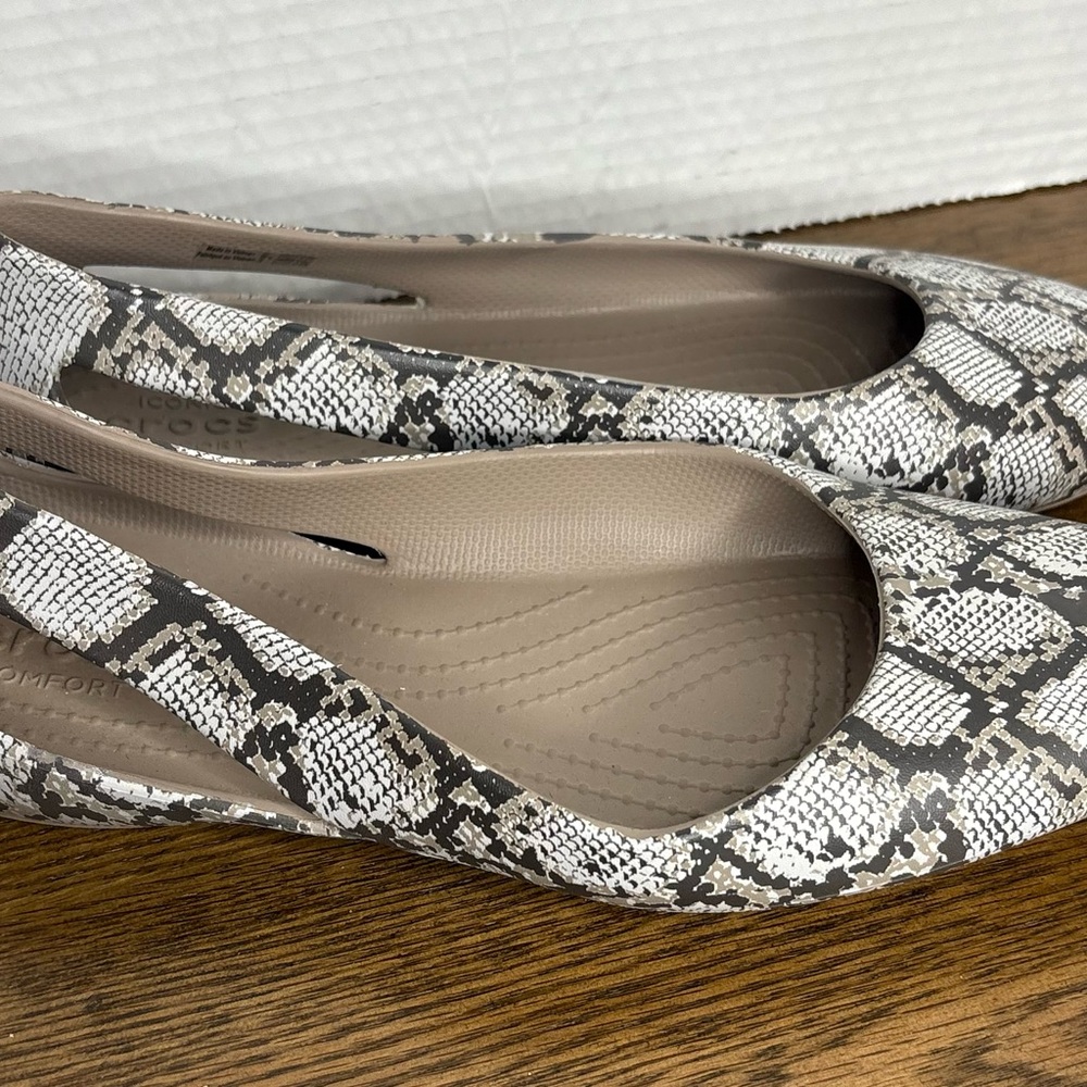 CROCS Women's Snake Print Flats in White and Gray